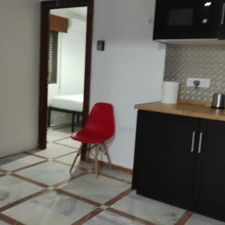 Convenient Rooms - Ferry, Train & Bus Station - Algeciras Exterior photo