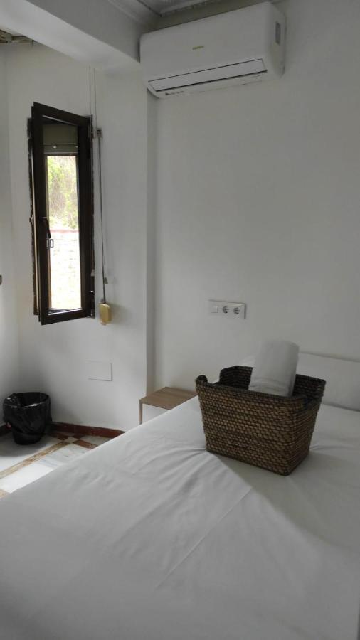 Convenient Rooms - Ferry, Train & Bus Station - Algeciras Exterior photo