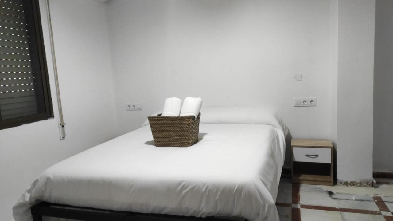 Convenient Rooms - Ferry, Train & Bus Station - Algeciras Exterior photo