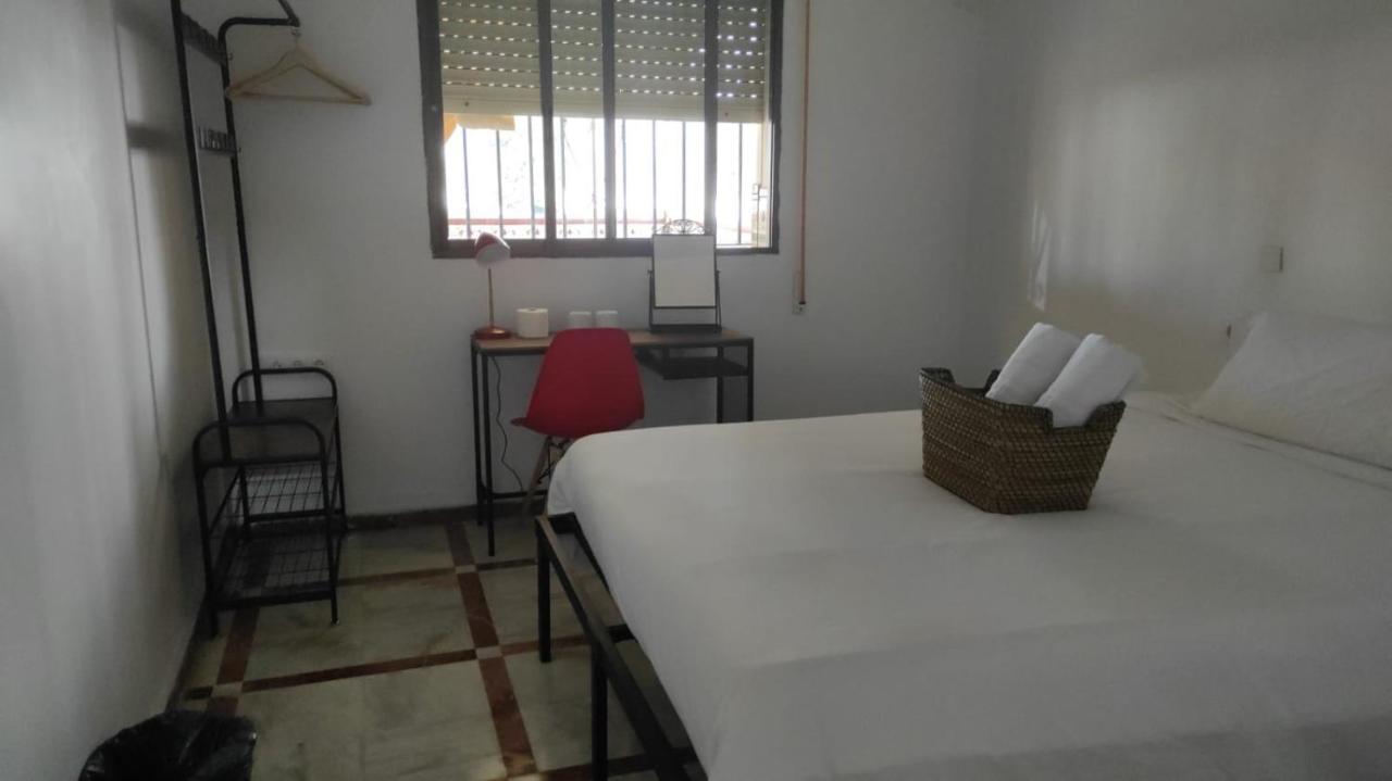 Convenient Rooms - Ferry, Train & Bus Station - Algeciras Exterior photo